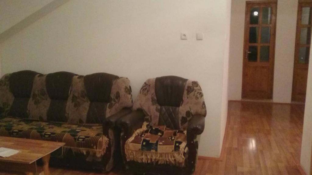 N&N Guest House Mestia Kültér fotó
