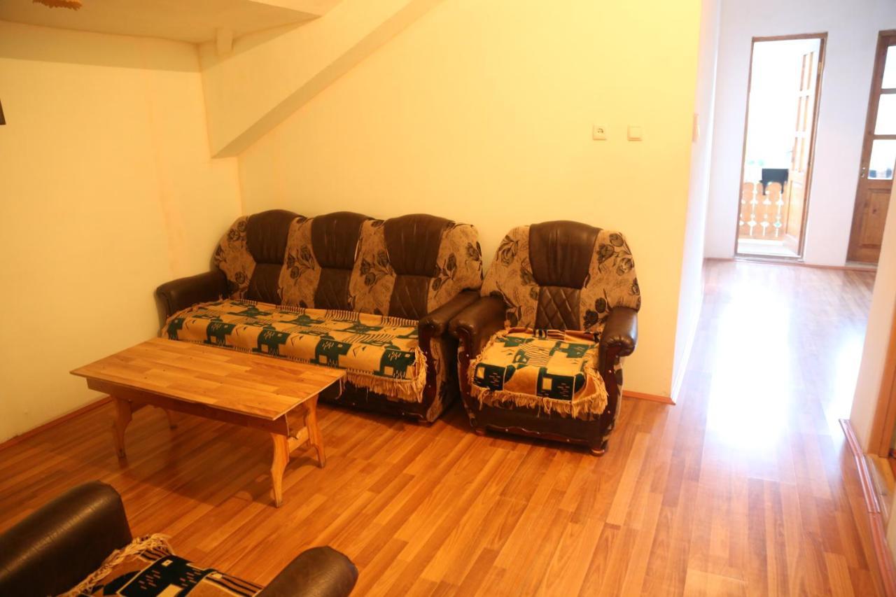 N&N Guest House Mestia Kültér fotó